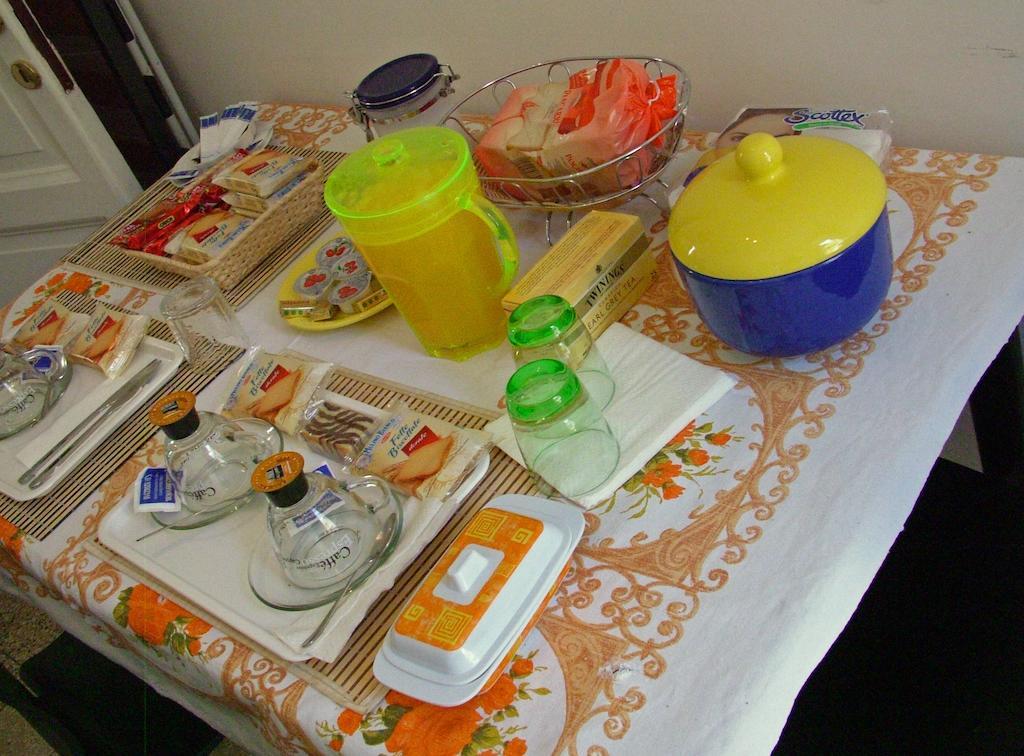 Galilei Guest House ローマ エクステリア 写真